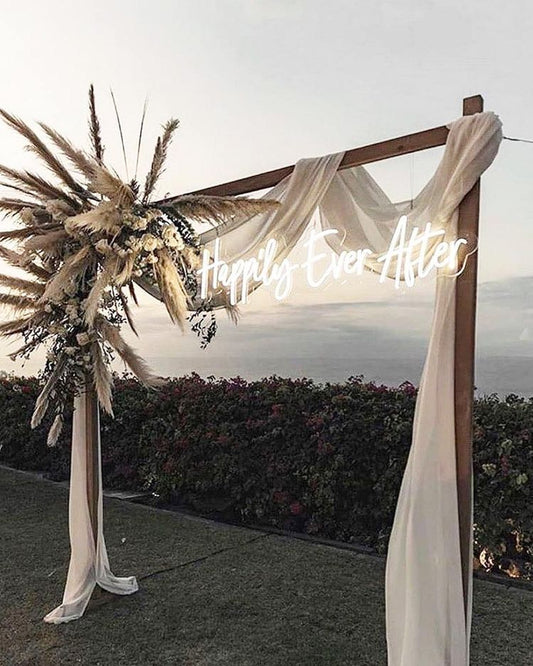 Pampas grass: because it's not every day you get to have a boho wedding.